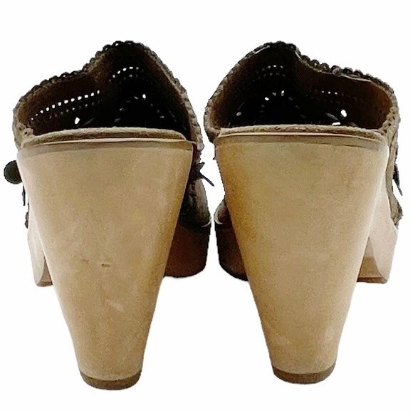 Via Spiga Light Brown Suede Laser Cut Floral Suede Studded Mule Women’s Size 6.5 - Picture 10 of 14